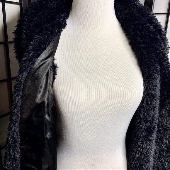 Calvin Klein faux fur vest-open front-side pockets - Picture 5 of 8